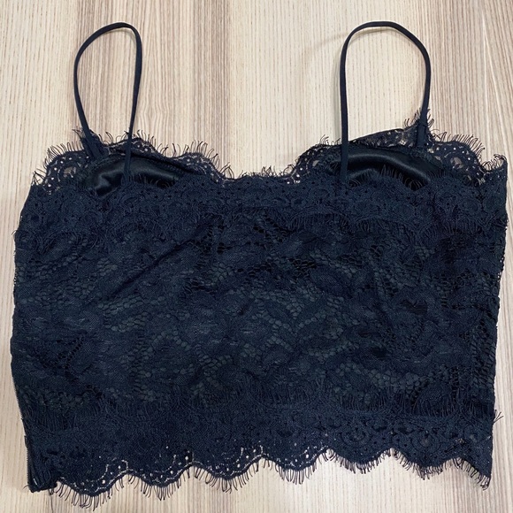 SOLD ‼️LACE CROPPED TOP 🖤 - Picture 3 of 3